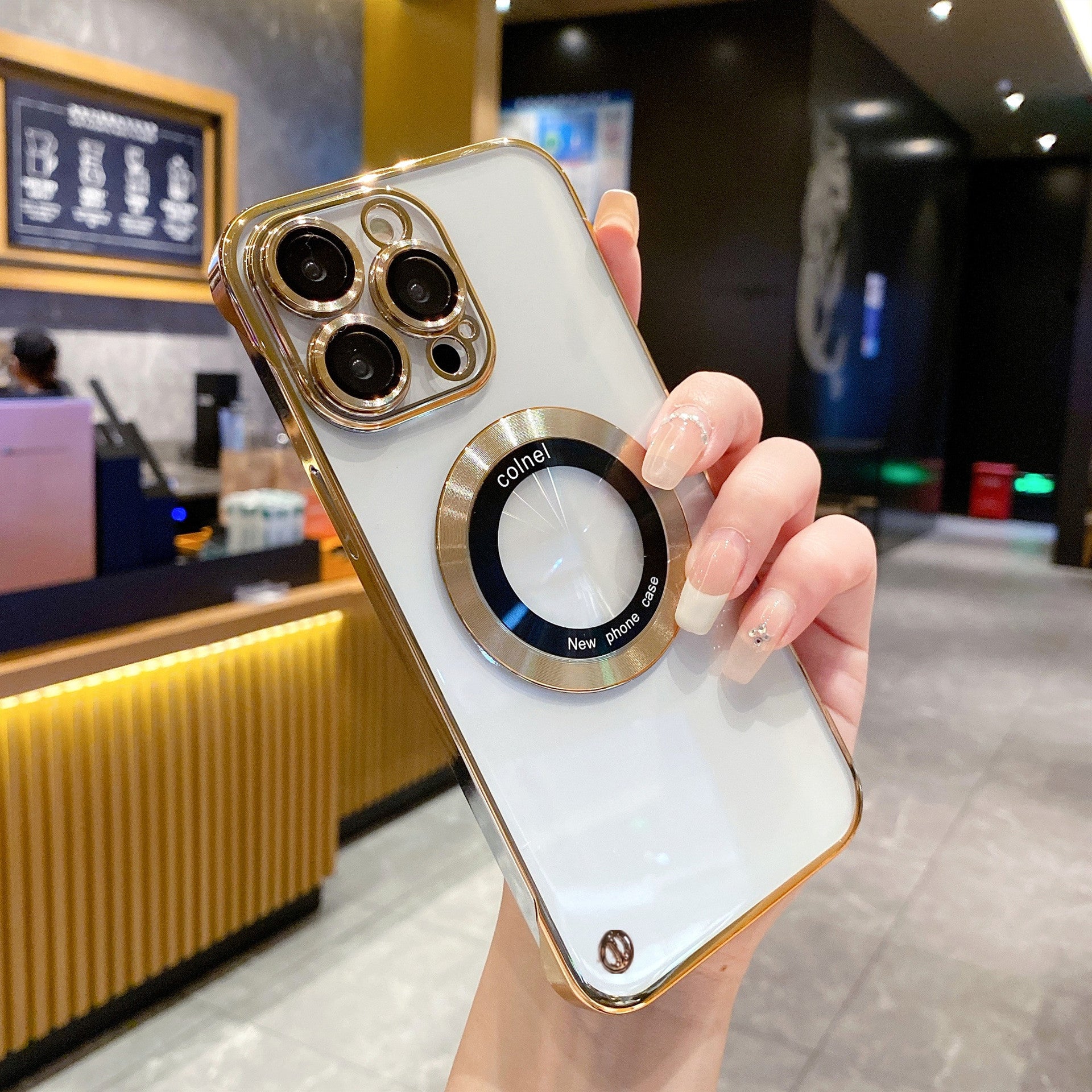 iPhone 15 Pro Max Borderless Magnetic Phone Case