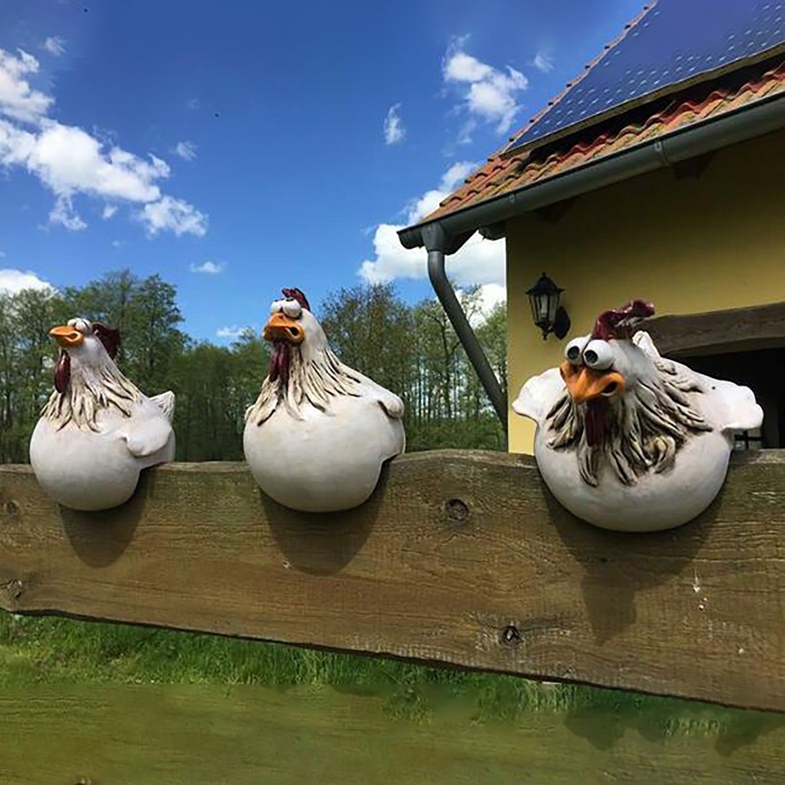 Funny Chicken Fence Resin Garden Statue for Home Decor