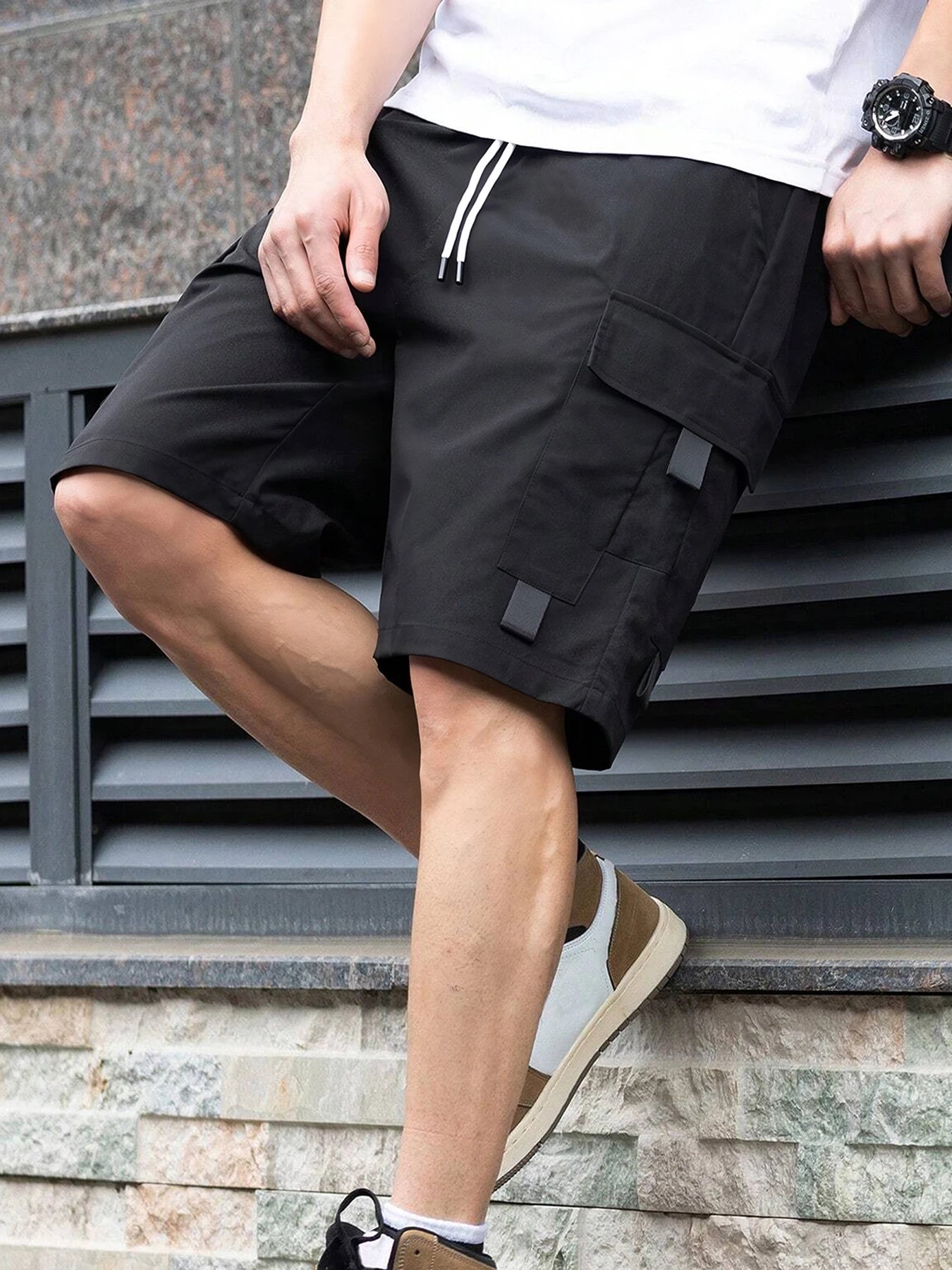 Herren-Freizeithose, locker geschnitten, stilvoll und trendig, hervorragende Qualität und erschwinglicher Preis, geeignet für Outdoor-Aktivitäten.