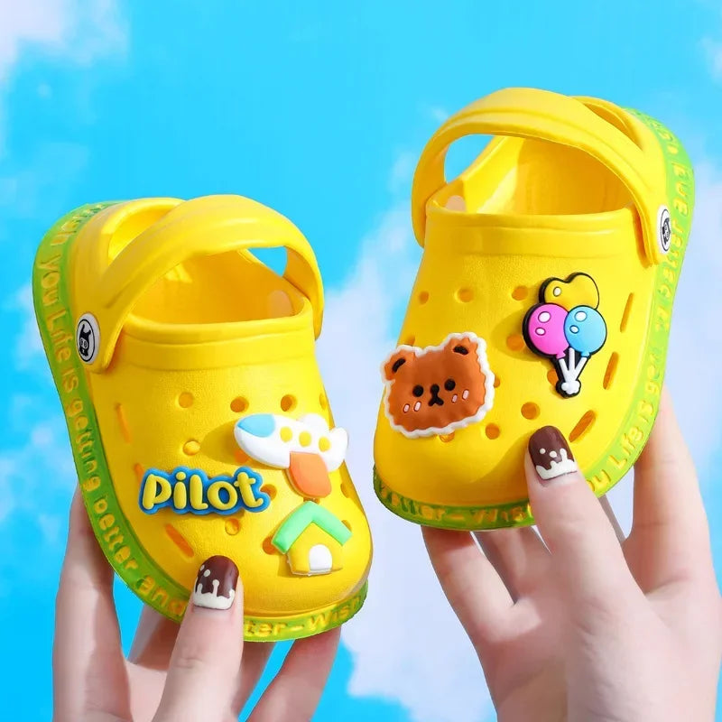 Sommer Kinder SchuheSandalen Loch Kinder Schuhe Hausschuhe Weiche Anti-Skid Cartoon Design Loch Baby Schuhe Sandstrand Für jungen Mädchen