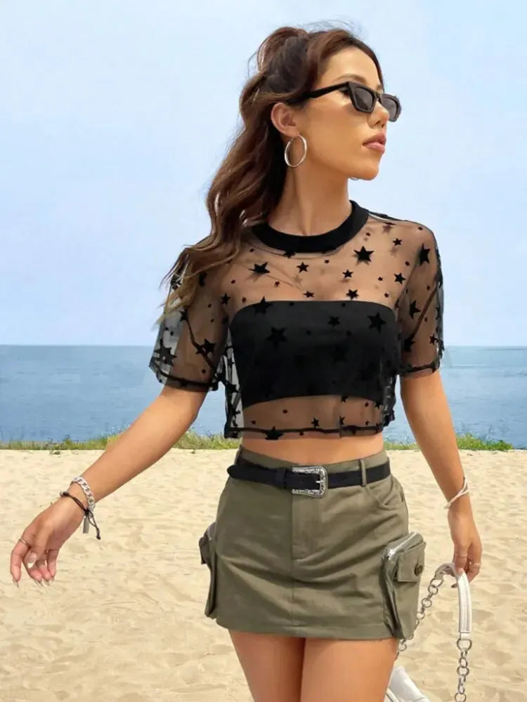 Sommer-Outfits mit Sternenmuster, tief angesetzte Schulter, bauchfreies Mesh-Top ohne Leibchen
