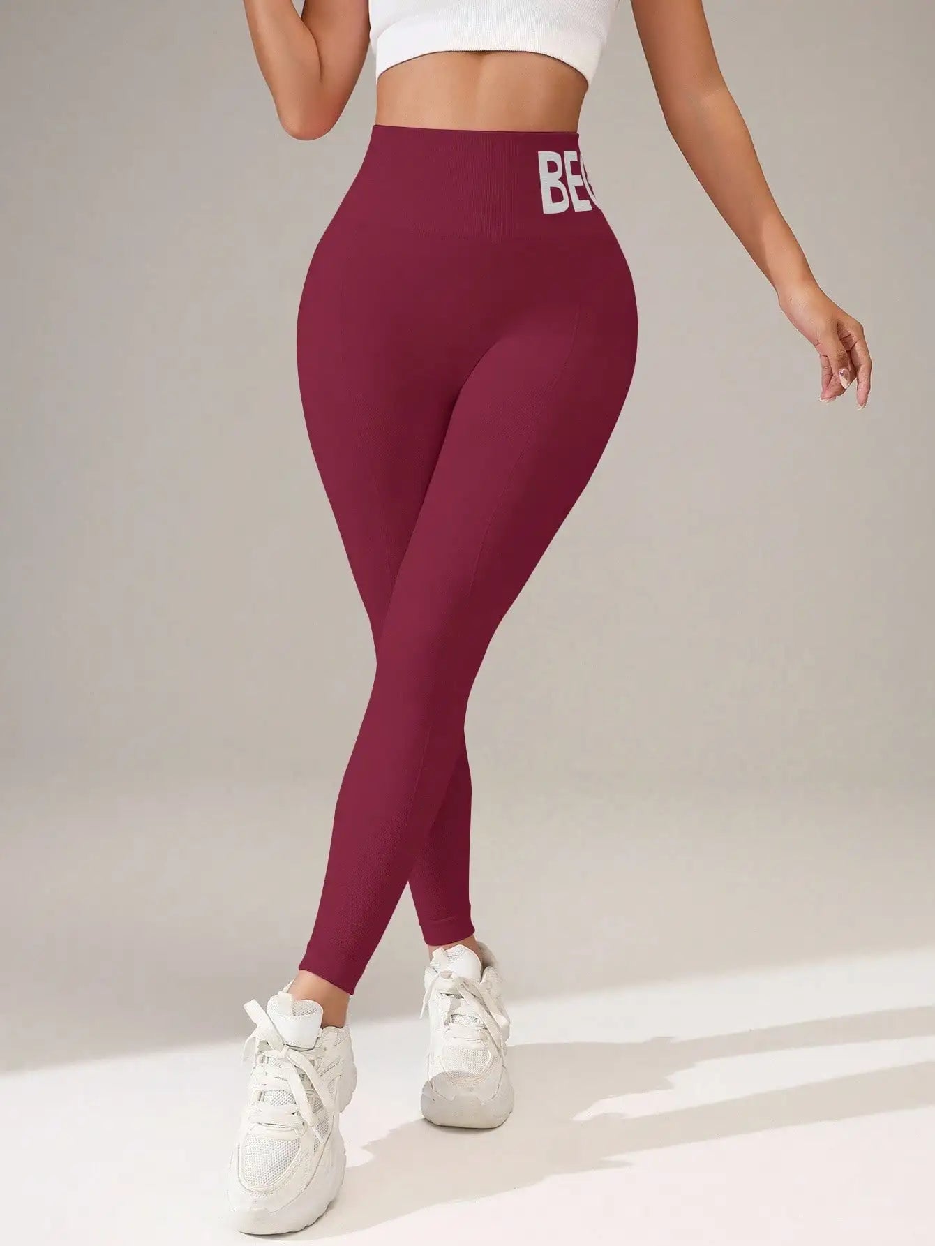 Europäische und amerikanische nahtlose Yoga-Leggings mit Bundbeschriftung, Po-Lifting, schnell trocknende, atmungsaktive Damenstrumpfhose für Erbse