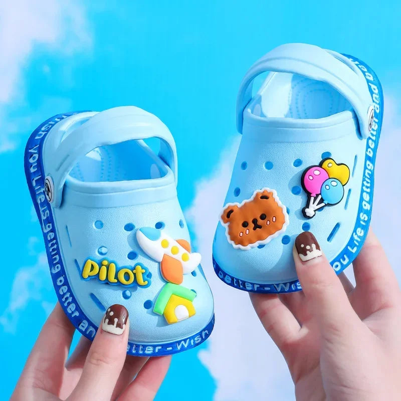 Sommer Kinder SchuheSandalen Loch Kinder Schuhe Hausschuhe Weiche Anti-Skid Cartoon Design Loch Baby Schuhe Sandstrand Für jungen Mädchen