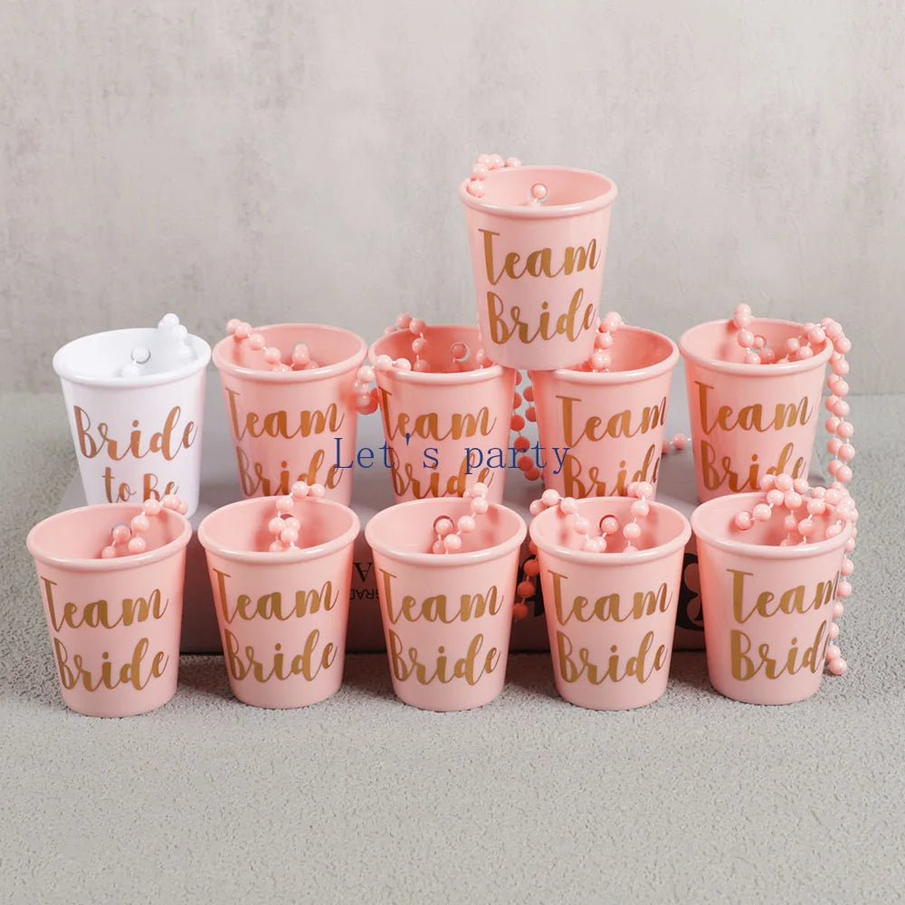 11 Stück Team Bride Trinkbecher Bräutigam zu sein Kunststoff Schnapsgläser für Brautparty, Party, Geschenk, Braut, Hochzeit, Junggesellinnenabschied, Dekoration