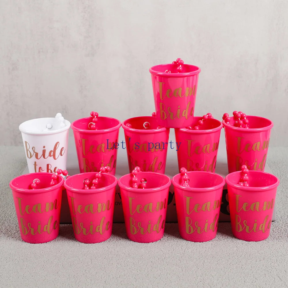 11 Stück Team Bride Trinkbecher Bräutigam zu sein Kunststoff Schnapsgläser für Brautparty, Party, Geschenk, Braut, Hochzeit, Junggesellinnenabschied, Dekoration