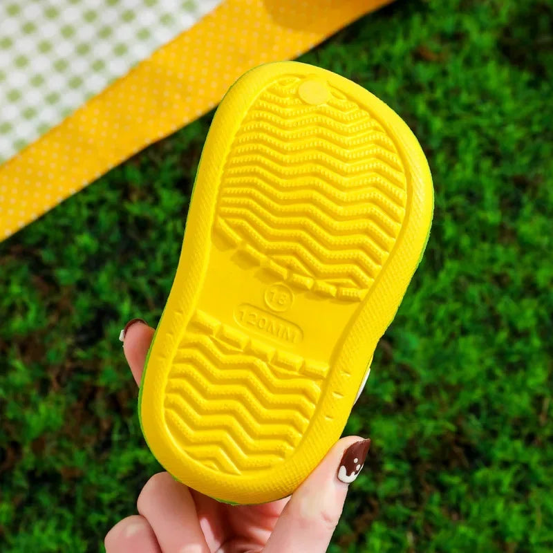 Sommer Kinder SchuheSandalen Loch Kinder Schuhe Hausschuhe Weiche Anti-Skid Cartoon Design Loch Baby Schuhe Sandstrand Für jungen Mädchen