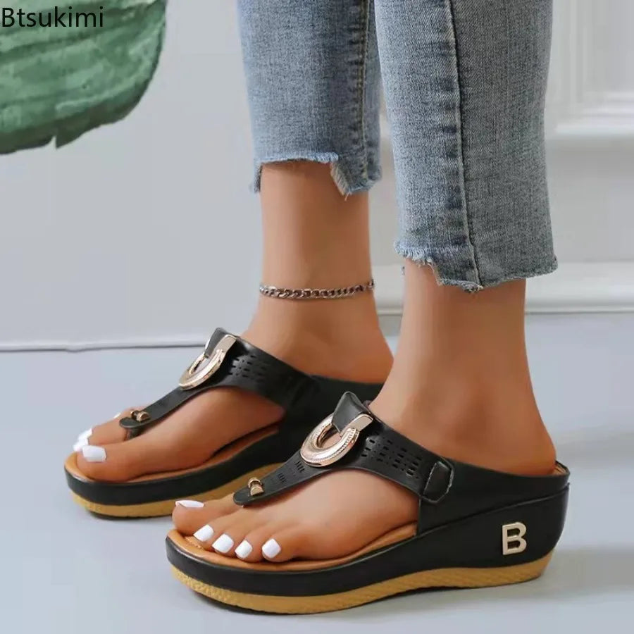 Sommer-Sandalen für Damen 2026: Bequeme Plateau-Keilsandalen und rutschfeste offene Pantoffeln in großen Größen