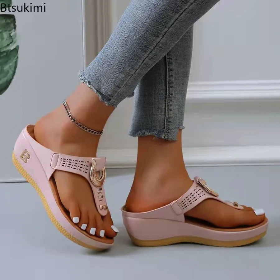 Sommer-Sandalen für Damen 2026: Bequeme Plateau-Keilsandalen und rutschfeste offene Pantoffeln in großen Größen