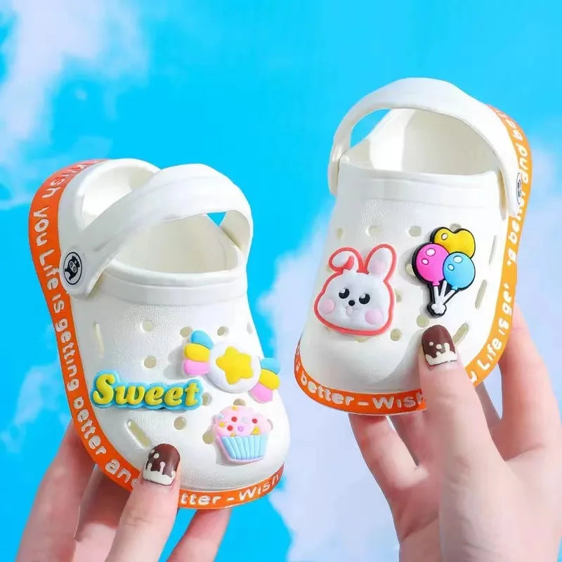 Sommer Kinder SchuheSandalen Loch Kinder Schuhe Hausschuhe Weiche Anti-Skid Cartoon Design Loch Baby Schuhe Sandstrand Für jungen Mädchen