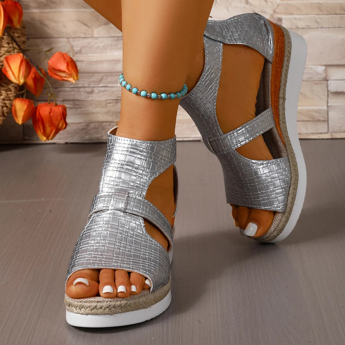 2026 Damen-Sandalen Sommer Coole Schuhe Einfaches Design Bequem Leichtgewichtig für Sommer Strand Innen- und Außenbereich