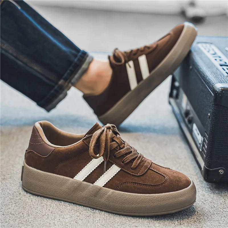 Klassische Marke Männer Braun Wildleder Turnschuhe 2024 Mode Low-top männer Trendy Skate Schuhe Komfort Lässig Vulkanisierte Turnschuhe männer