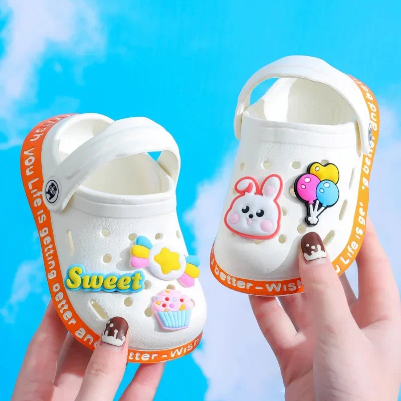 Sommer Kinder SchuheSandalen Loch Kinder Schuhe Hausschuhe Weiche Anti-Skid Cartoon Design Loch Baby Schuhe Sandstrand Für jungen Mädchen