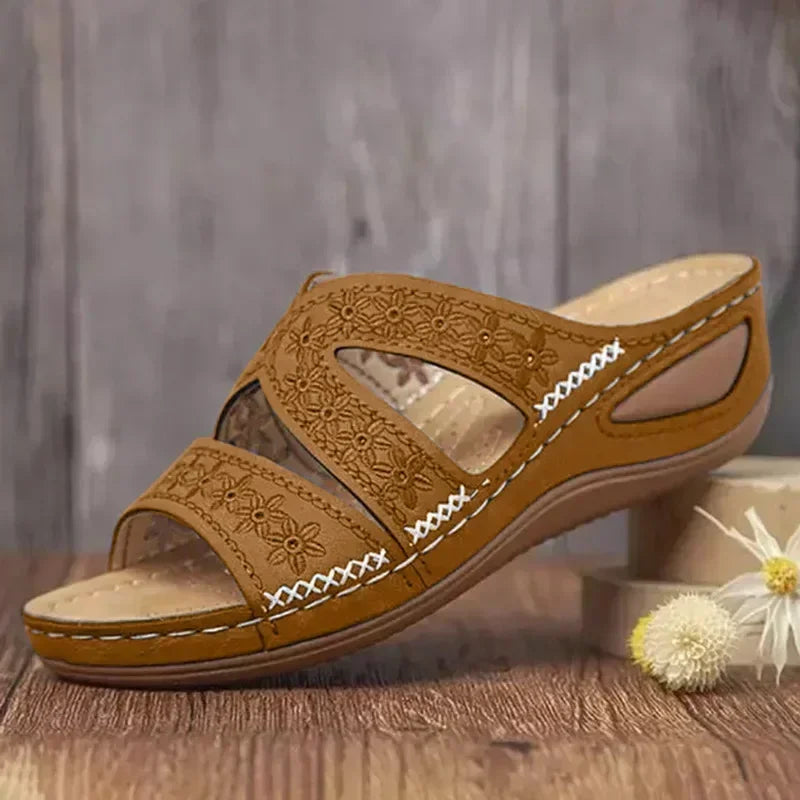 Sommer 2025, Damensandalen mit freiliegenden Zehen, Retro-Anti-Rutsch-Leder, lässige, modische, vielseitige Damensandalen