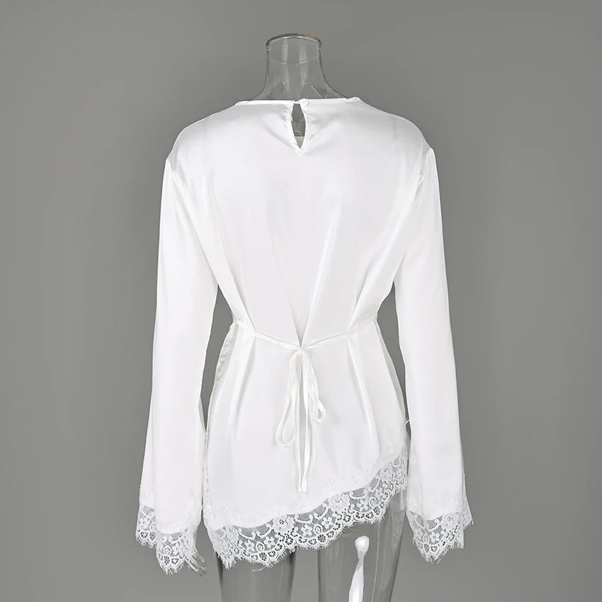 Linad Elegante Weiße Spitzenbluse mit Trompetenärmeln für Damen 2026 Vintage Satin Asymmetrische Hemden Lässige O-Ausschnitt Pullover Tops