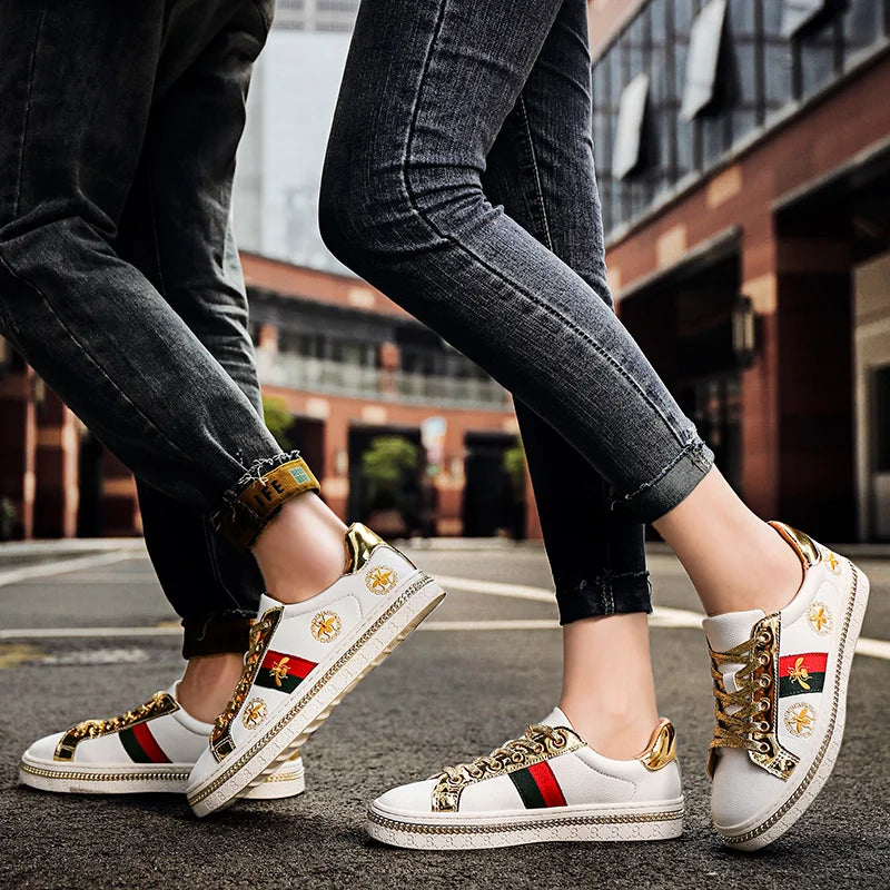 Leder Herren schuhe lässig Luxusmarke Herren Mokassins italienische atmungsaktive Slip auf Herren schuhe Biene bedruckte Schuhe