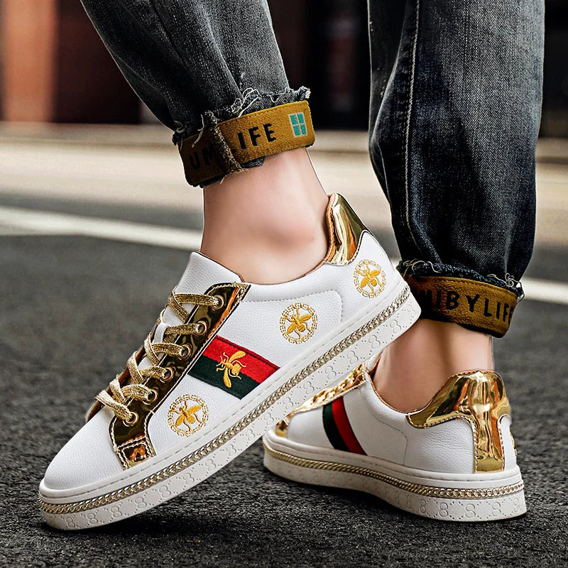Leder Herren schuhe lässig Luxusmarke Herren Mokassins italienische atmungsaktive Slip auf Herren schuhe Biene bedruckte Schuhe