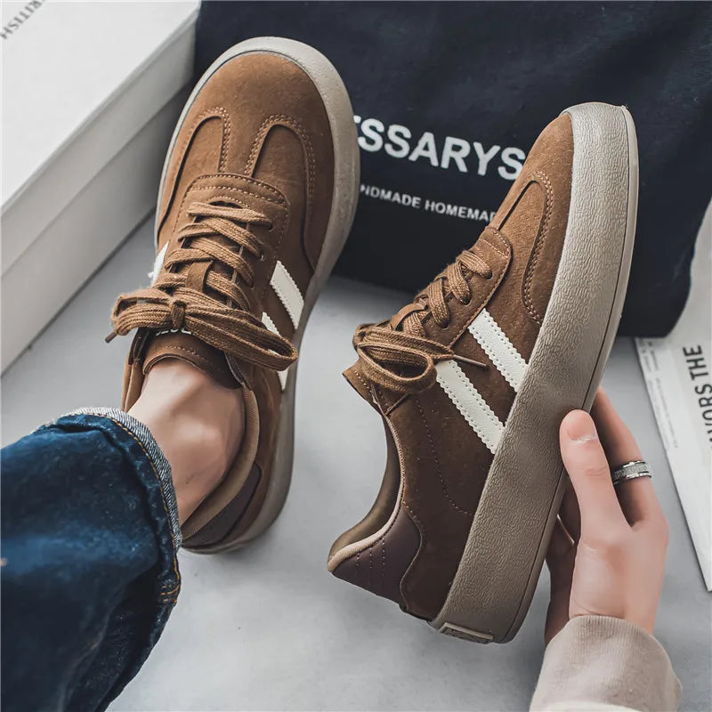 Klassische Marke Männer Braun Wildleder Turnschuhe 2024 Mode Low-top männer Trendy Skate Schuhe Komfort Lässig Vulkanisierte Turnschuhe männer