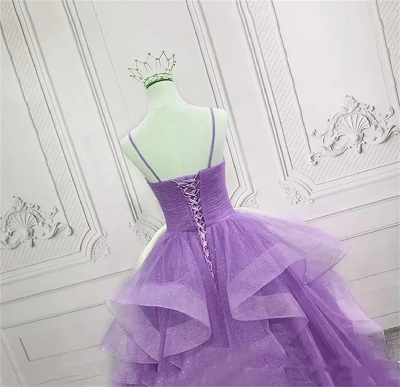 Maßgeschneiderte glitzernde Tüll-Abschlussballkleider, Spaghettiträger, Ballkleider für Frauen, bauschiges, abgestuftes, formelles Abend- und Partykleid