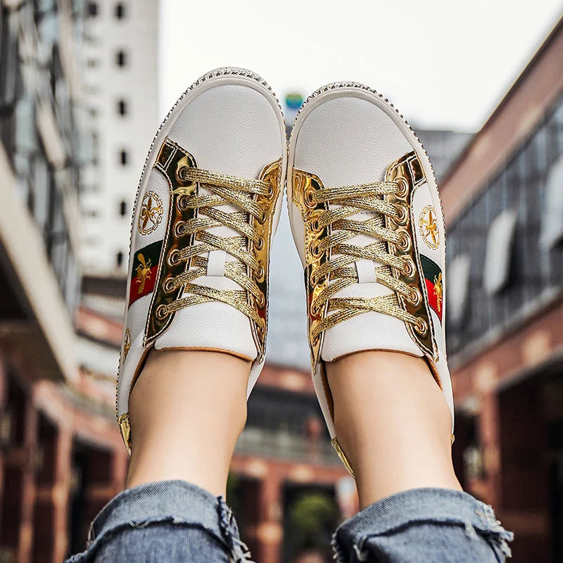 Leder Herren schuhe lässig Luxusmarke Herren Mokassins italienische atmungsaktive Slip auf Herren schuhe Biene bedruckte Schuhe
