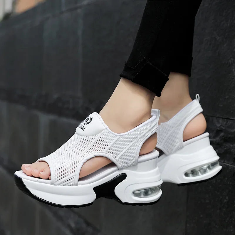 Retro schwarz Mesh Plattform Sandalen koreanische Peep Toe Hohl keile erhöhen Schuhe 8cm Sommer neue rutsch feste Luftkissen Tennis schuhe