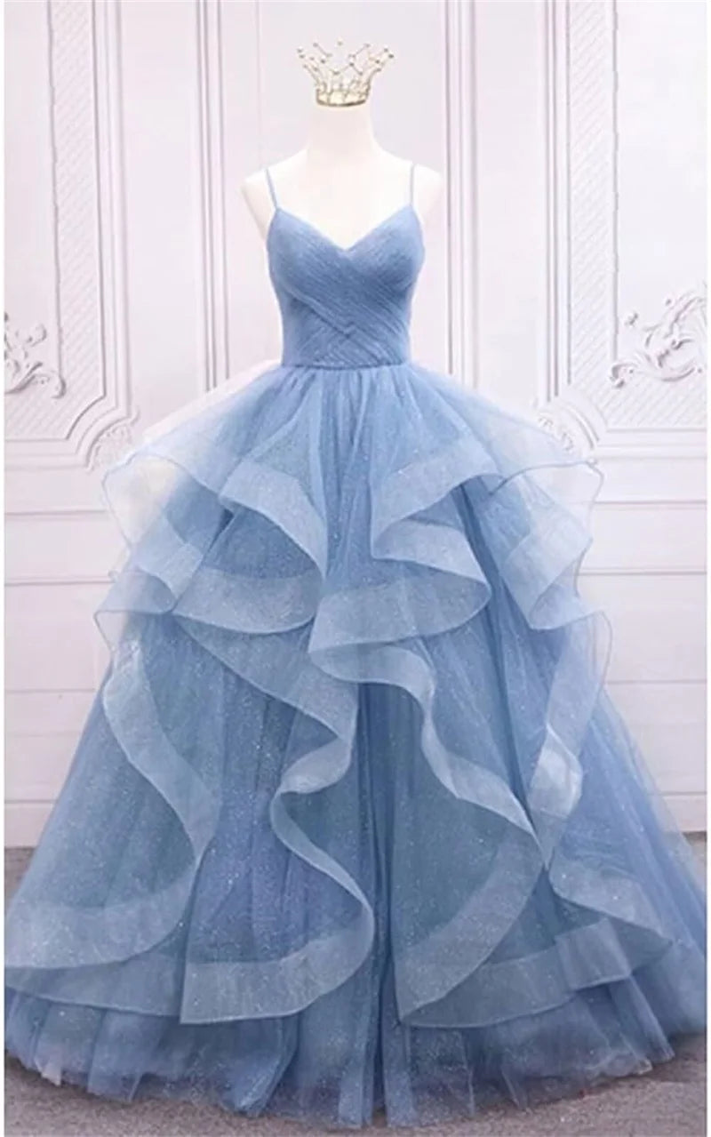 Maßgeschneiderte glitzernde Tüll-Abschlussballkleider, Spaghettiträger, Ballkleider für Frauen, bauschiges, abgestuftes, formelles Abend- und Partykleid
