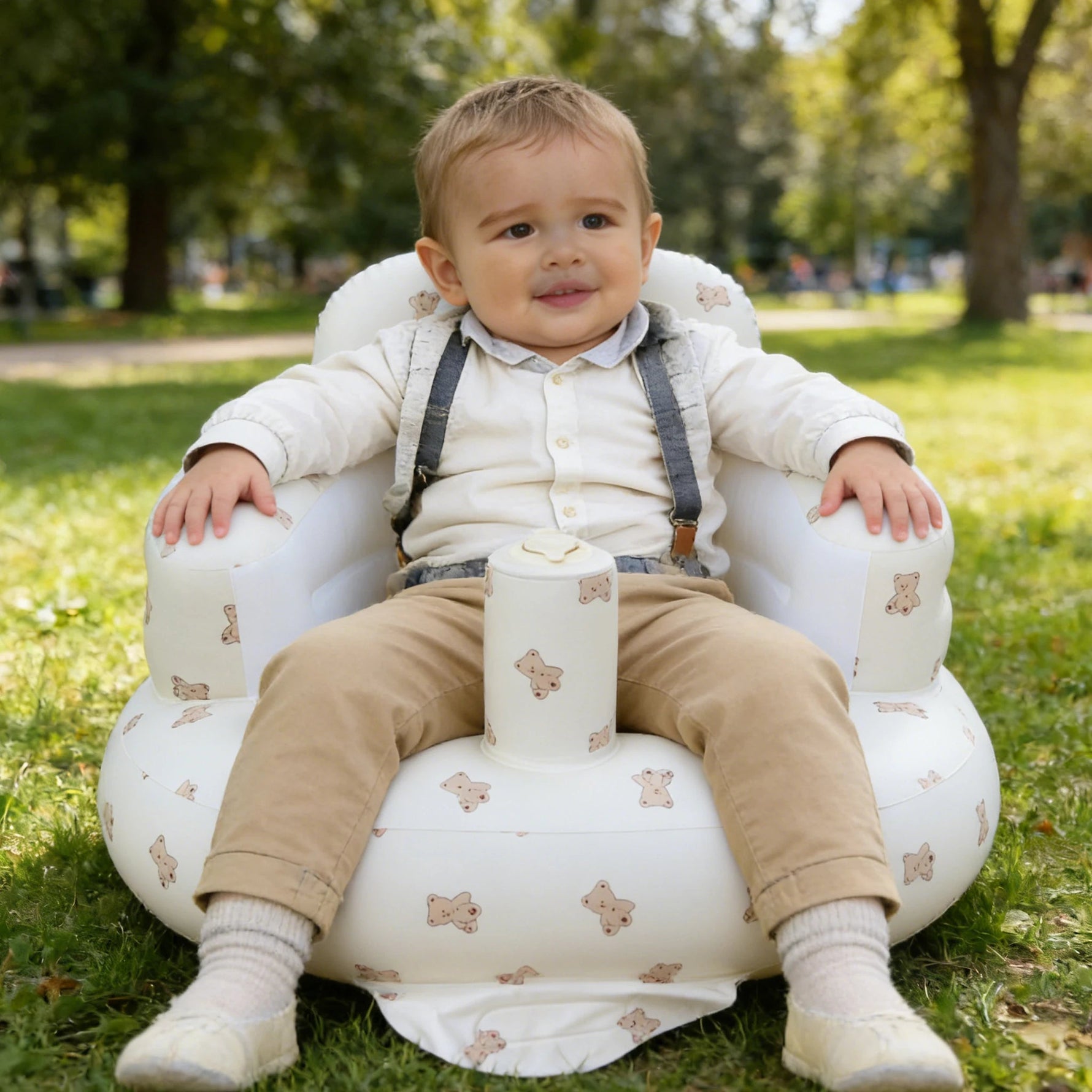 Aufblasbarer Babysitz, Biskuit-Bär Cartoon-Babysessel zum Sitzen für 3-12 Monate, Eingebaute Luftpumpe PVC-Rückenstütze Sofa - flohmarkt-deutschland.shop