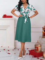 Damen-Midikleid mit Blumenmuster, V-Ausschnitt und Bindegürtel – A-Linien-Kleid mit Rosen-Patchwork und kurzen Ärmeln für Freizeit, Urlaub und Hochzeitsgäste - flohmarkt-deutschland.shop