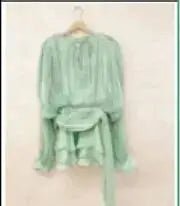Damen Mini-Kleid - Einfarbige Bluse mit Spitze - flohmarkt-deutschland.shop