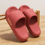 Damen Wolken-Hausschuhe – Plateau-Sandalen mit weicher Sohle & Briefdruck - flohmarkt-deutschland.shop