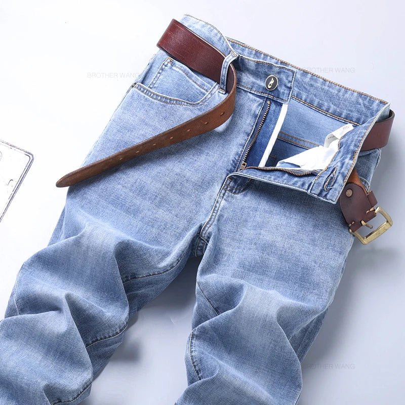 Frühlings-Herren-Jeans in Hellblau, schmal, stilvoll, lässig, Stretch-Stoff, Denim-Hose, klassische Hose, Rauchgrau - flohmarkt-deutschland.shop