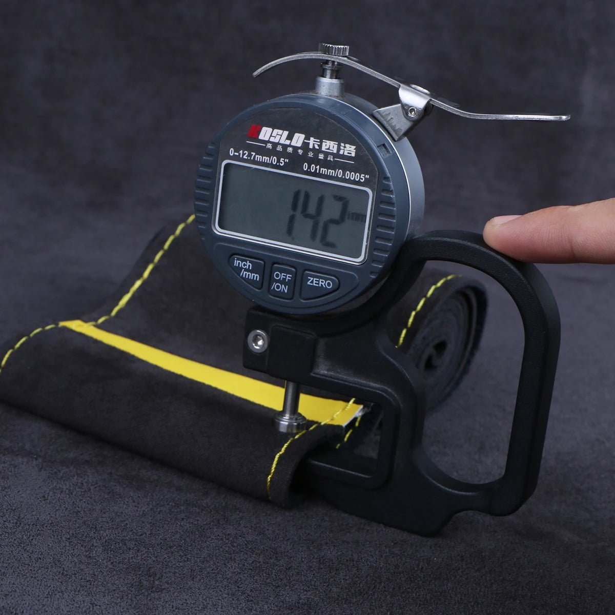 Universal Wildleder Auto Lenkrad Abdeckung DIY Hand Nähen Weiche Leder Flechten Abdeckung Für Auto Lenkrad - flohmarkt-deutschland.shop