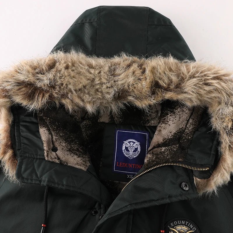 Winterjacke für Herren, abnehmbare Kapuze, langlebig, winddicht, Stoff, Stickerei, dekorative Seitentaschen, Ärmelreißverschluss - flohmarkt-deutschland.shop